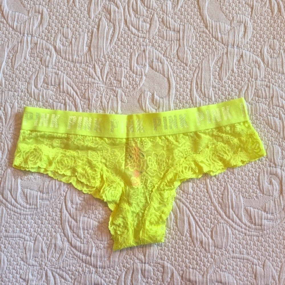Victoria's Secret women's size Medium neon yellow cheekster lace panties NEW
